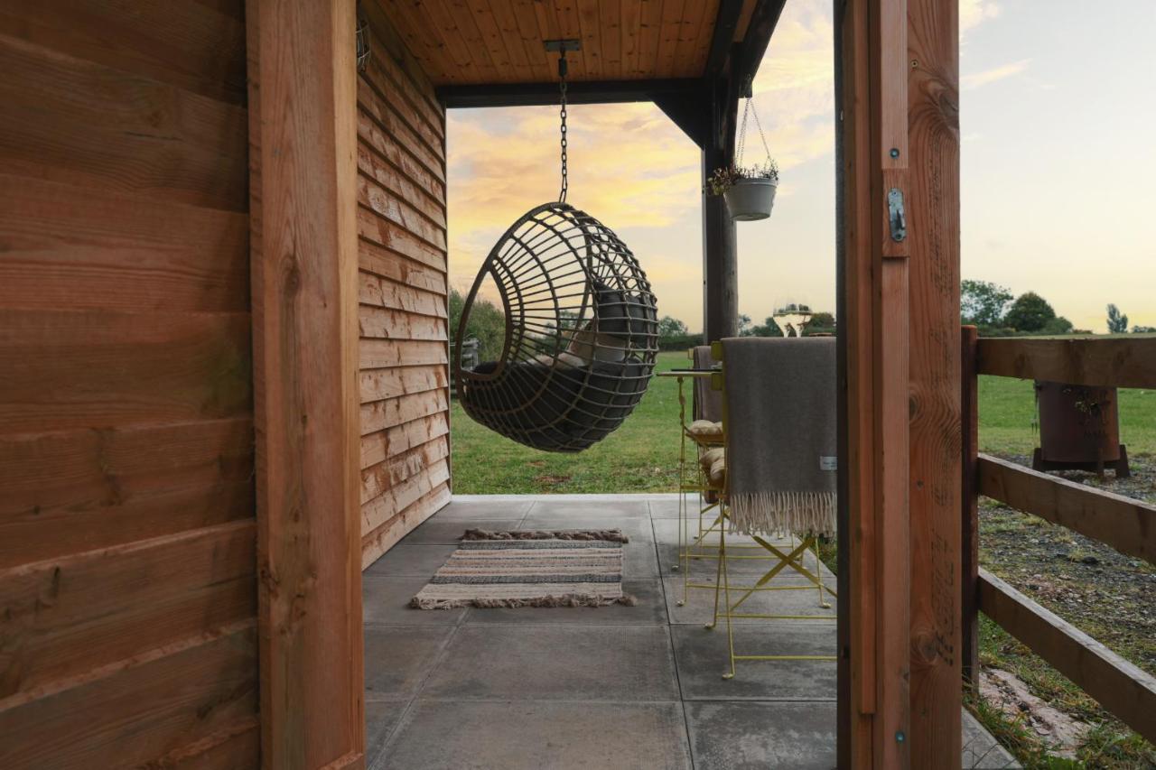 The Treehouse At Humblebee Hall Worcester Esterno foto