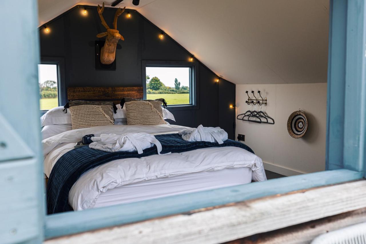 The Treehouse At Humblebee Hall Worcester Esterno foto