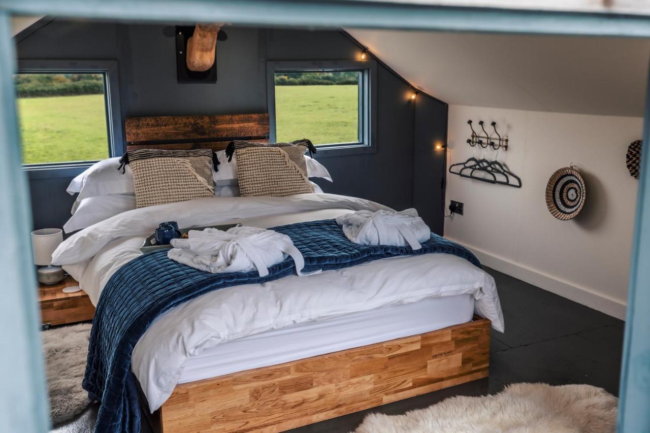 The Treehouse At Humblebee Hall Worcester Esterno foto