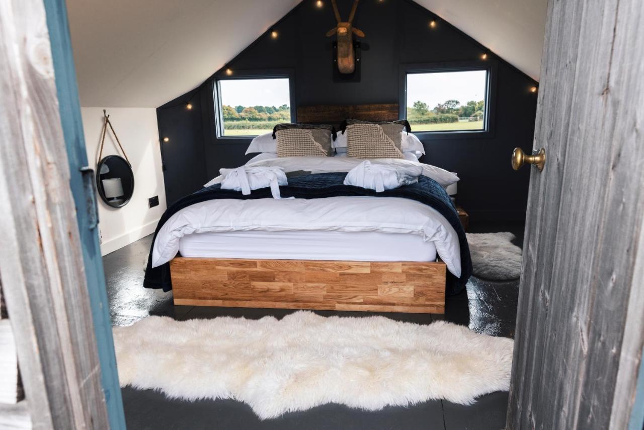 The Treehouse At Humblebee Hall Worcester Esterno foto